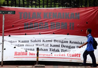 Perang Spanduk Kenaikan Harga BBM