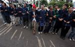 Demonstran Blokir Jalan Gatot Subroto