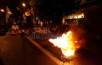 Mahasiswa Pawai dan Bakar Ban, Salemba Macet