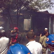 Bengkel Motor di Jalan Ahmad Yani Dilalap Api