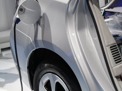 Pakar UI: Era Mobil Listrik di Indonesia Masih Lama