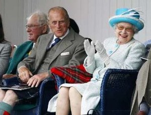 60 Mobil Eksotik Rayakan 60 Tahun Ratu Elizabeth Naik Tahta