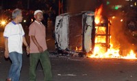 Mobil Avanza ini dibakar pada pukul 20.20 WIB. Lokasinya persis di dekat kantor Lembaga Bantuan Hukum (LBH) Jakarta. ANTARA/M Agung Rajasa.