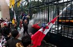 Mahasiswa Jebol Pagar DPR