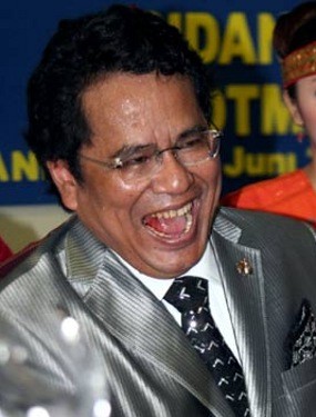 Hotman Paris, Si Romantis yang Selalu Banggakan Meriam Bellina