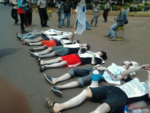 7 Mahasiswa Jalan Kaki Ciputat-Istana Merdeka Sejauh 26 Km