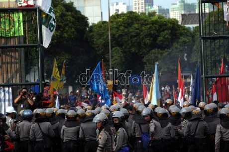 Menko Polhukam: Aparat Sangat Bersabar Tangani Unjuk Rasa