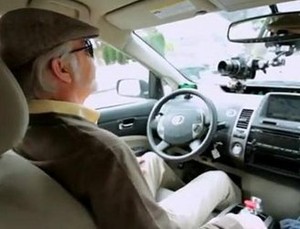 Mobil Tanpa Pengemudi Google Sukses Antar Pria Tunanetra Keliling