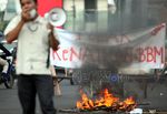 Mahasiswa Kembali Blokir Salemba