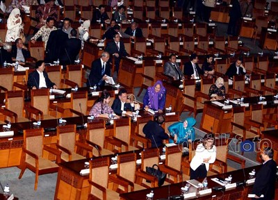Sidang Paripurna BBM di DPR Diskors