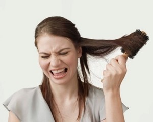 4 Cara Alami Mengatasi Kerontokan Rambut