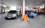 Mobil Mewah Tenggak Premium