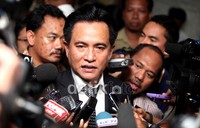 Yusril mengaku mewakili rakyat Indonesia dalam pengajuan judicial review ini.