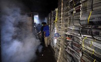 Warga melakukan kegiatan rutin pengasapan hal ini karena cuaca yang tidak menentu yang menimbulkan banyaknya bibit nyamuk yang lahir.