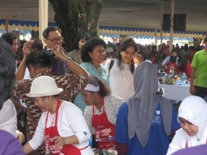 Aksi Ibu Hebat Maxim-Teflon Untuk 25 Tahun Kerjasama Maxim dan Teflon