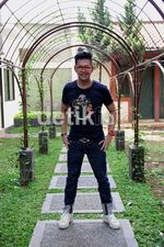 Ferry Salim Tetap Fashionable di Usia 45