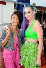 Katy Perry Tampil Super Ngejreng