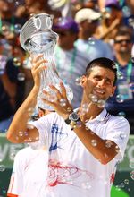 Bekuk Murray, Djokovic Juara Sony Ericson Terbuka