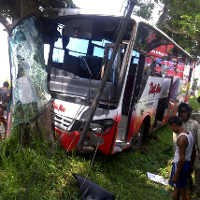 Dihantam Bus, Kakek Pengendara Honda Grand Terseret 30 Meter