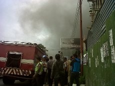 Gudang Minyak di Garut Terbakar, 4 Ton Bahan Parfum Lenyap