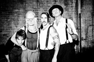 Red Hot Chili Peppers Rilis Album Mini Bebas Unduh