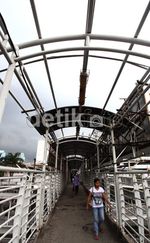 Atap Halte Busway Depkes Jebol