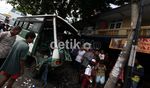 Ugal-ugalan, 2 Kopaja Tabrak Pohon & Tiang Listrik