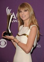 Taylor Swift Semakin Bersinar