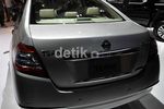 Sedan Nissan Teana Dipermak
