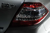 Lampu belakang New Nissan Teana.