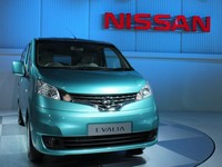 Mobil ini adalah mobil 7 penumpang yang kabarnya disiapkan Nissan untuk melawan Toyota Innova dengan pintu model geser.