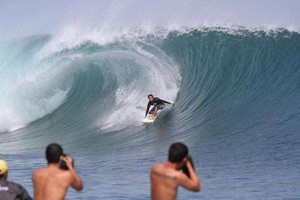 Pantai Plengkung di Banyuwangi, Surga Bagi Peselancar Dunia