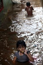 Kampung Pulo Korban Langganan Banjir Kiriman