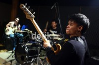 Pada 2008 mereka merilis album perdana bertajuk Goodspell.
