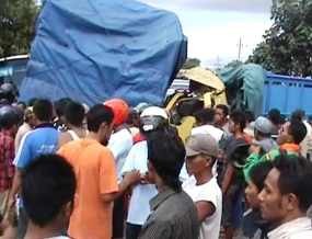 Truk Vs Truk, Sopir Tewas Terjepit Bodi Kabin