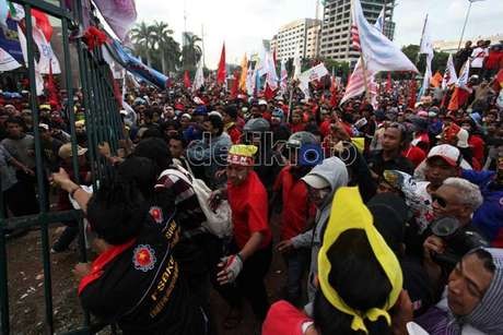 Buru Pelempar Cairan Kimia, Polri Pelajari Rekaman Gambar Saat Kejadian