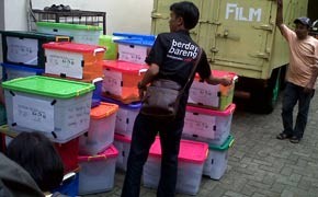 Tim Faisal-Biem Boyong 42 Boks KTP Dukungan ke KPUD DKI Jakarta