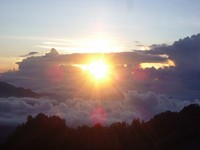 Matahari terbit di atas Kelimutu (Putri/ detikTravel) Matahari terbit di atas Kelimutu (Putri/ detikTravel)