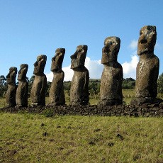 Mengintip Misteri Pulau Paskah