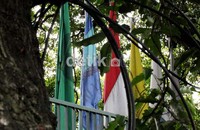 Meski belum resmi dikeluarkan karena belum ada pernyataan langsung dari Ketua Setgab Koalisi, Susilo Bambang Yudhoyono, penyingkiran bendera PKS menjadi pertanda penting perubahan peta politik di parlemen.