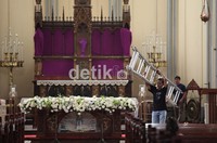 Gereja Katedral dipercantik.