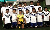 Jupe berpose bareng tim Champion Soccer School. Gus Mun/detikcom.