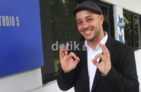 Maher berpose saat ditemui di Studio RCTI, Kebon Jeruk, Jakarta Barat, Kamis (5/4/2012). Gus Mun/detikcom.