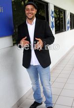 Maher Zein Bergaya Casual