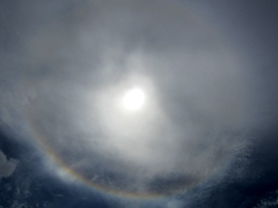 Matahari Halo Hiasi Langit Yogya