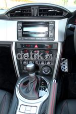 Menaklukkan Si Seksi Subaru BRZ