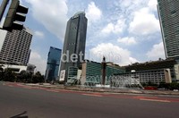 Libur panjang selama tiga hari membuat sejumlah ruas jalan di wilayah DKI Jakarta lengang, seperti yang terlihat di Jalan Sudirman dan Thamrin.
