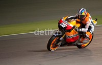 Dani Pedrosa menduduki posisi lima besar, catatan waktunya terpaut 0,656 detik dibanding rekan stimnya, Casey Stoner yang ada di posisi teratas. Jalu Pamuncar/detikSport.