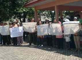 Korban Lumpur Lapindo 65 RT Ancam Blokir Raya Porong