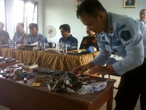 LP Cirebon Diobok-obok: Ganja, Putaw dan HP Bertebaran
